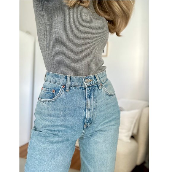 ASOS DESIGN high rise 'slouchy' mom jean in vintage midwash - Picture 2 of 5